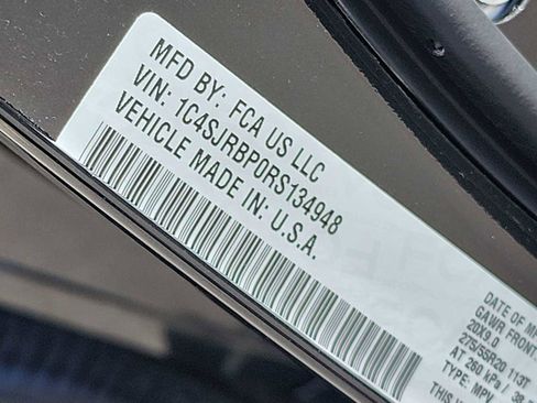 Used 2024 Jeep Wagoneer L Series II image 24