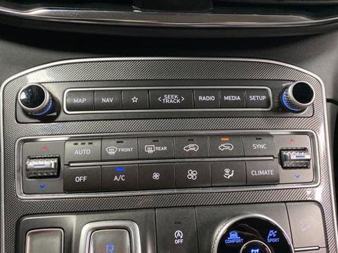 Used 2023 Hyundai Santa Fe SEL w/ Premium Package image 18