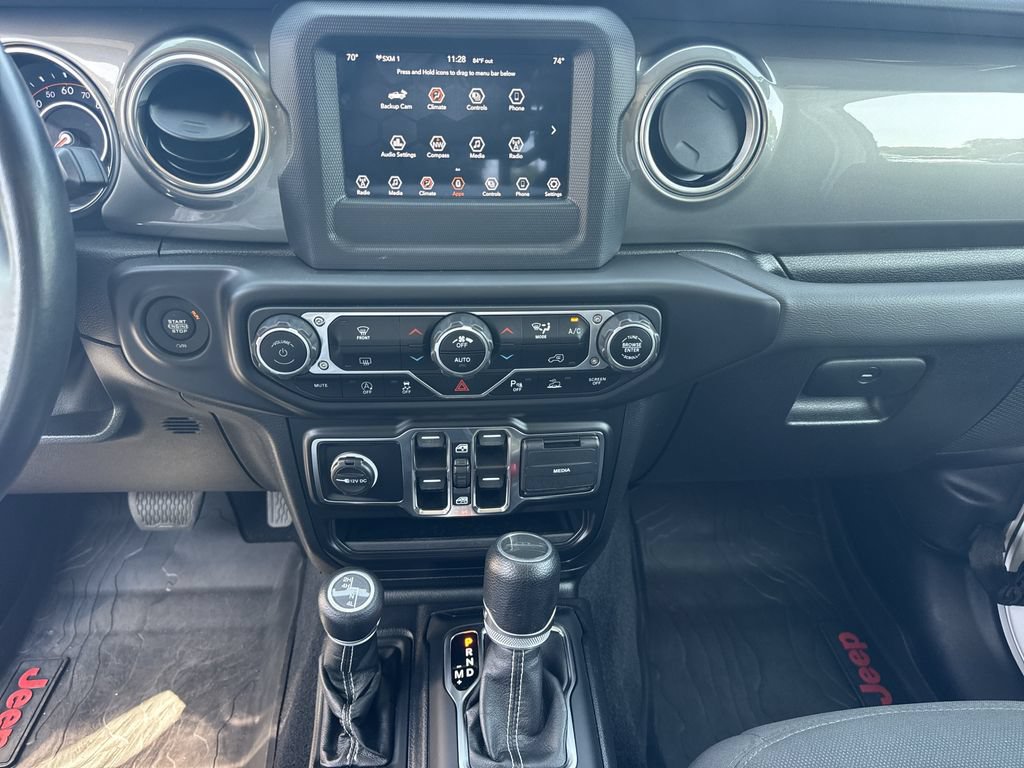Used 2021 Jeep Gladiator Overland w/ Safety Group AWD/4WD image 28