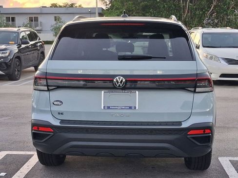 New 2026 Volkswagen Taos SE FWD image 4