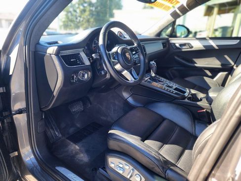 Used 2015 Porsche Macan Turbo AWD/4WD image 16