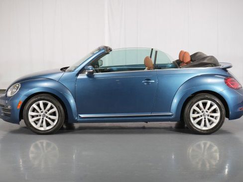 Used 2017 Volkswagen Beetle 1.8T Classic FWD image 2
