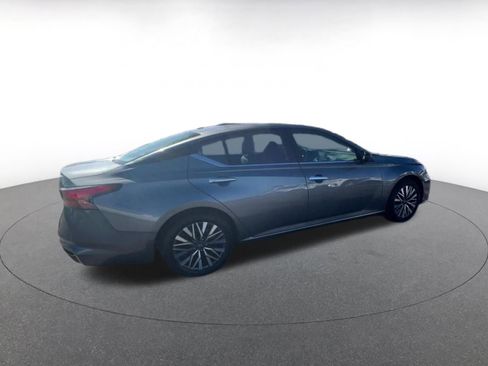 Used 2025 Nissan Altima 2.5 SV image 15