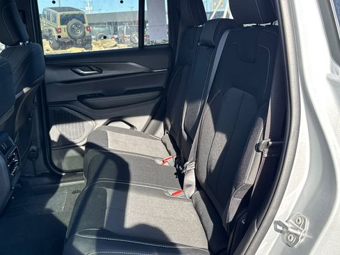 New 2025 Jeep Grand Cherokee Laredo AWD/4WD image 6