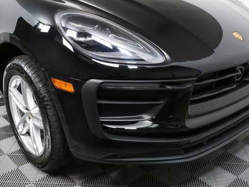 New 2025 Porsche Macan AWD image 39