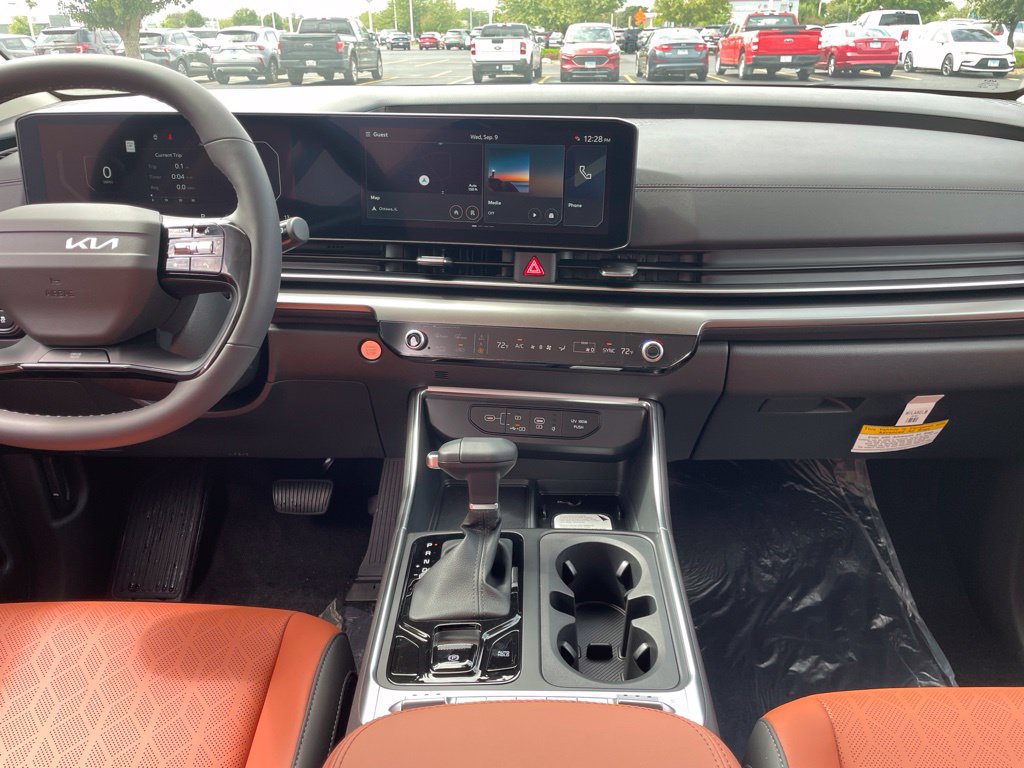 New 2027 Kia Carnival SX FWD image 12