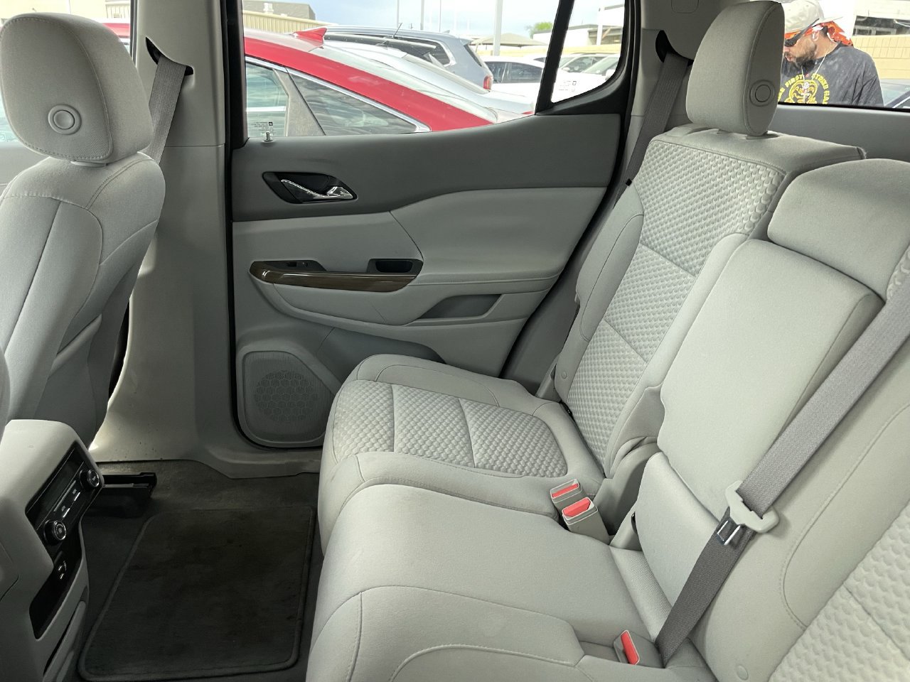 Used 2019 GMC Acadia SLE FWD image 8