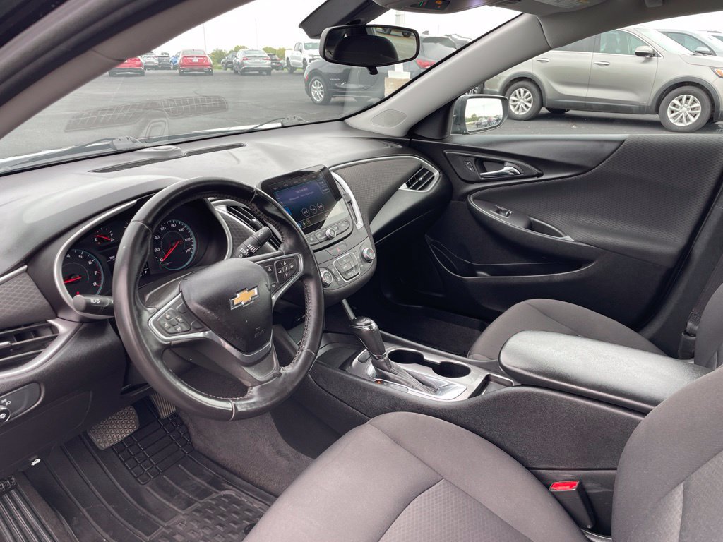 Used 2019 Chevrolet Malibu RS FWD image 11