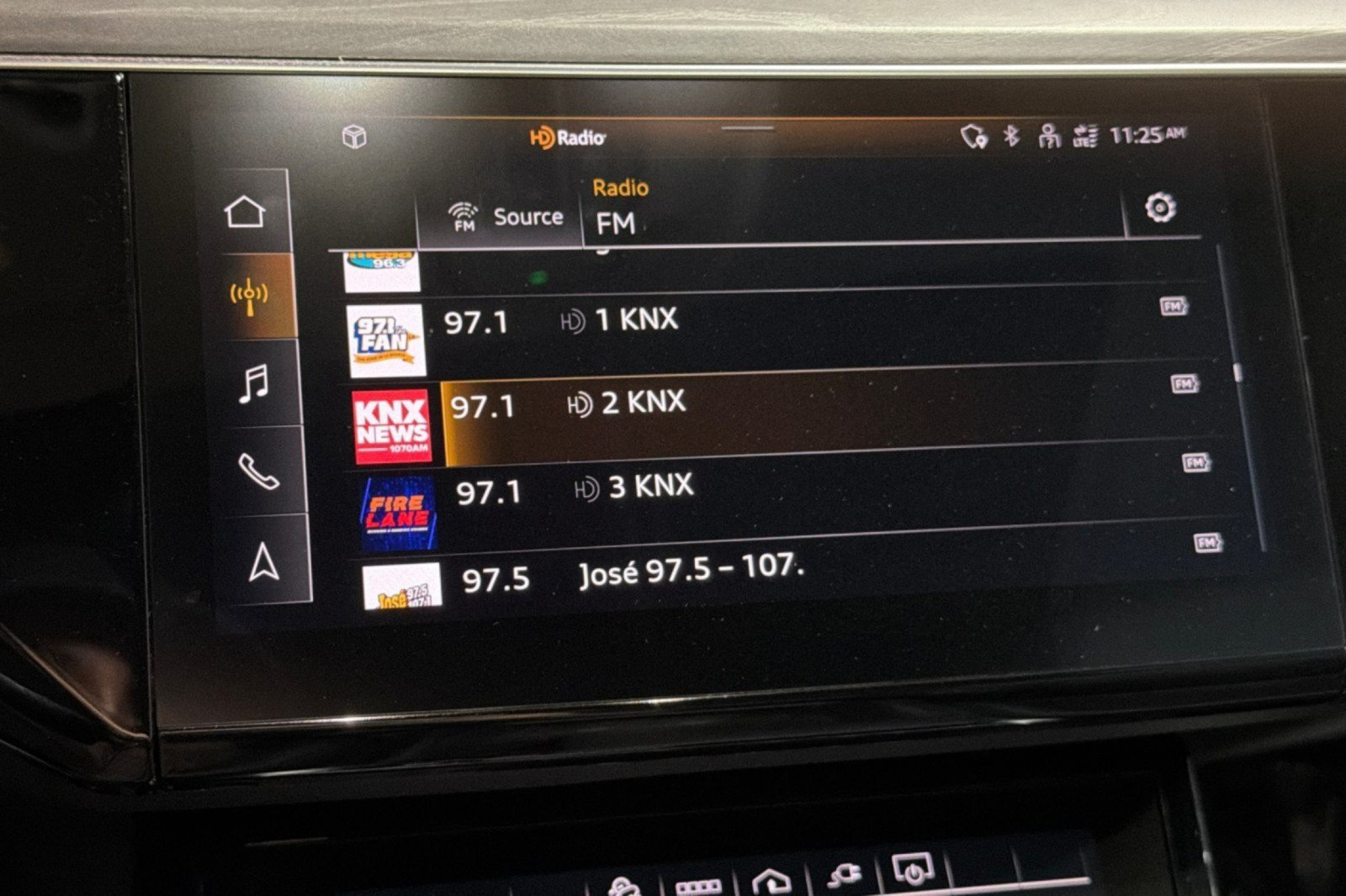 Used 2024 Audi Q8 e-tron Premium AWD/4WD image 16