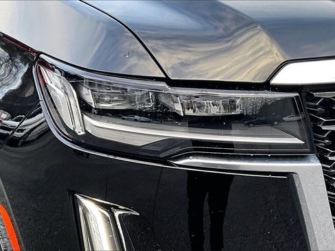 Certified 2021 Cadillac Escalade Premium Luxury image 28