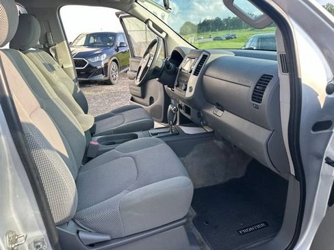 Used 2016 Nissan Frontier SV AWD/4WD image 10