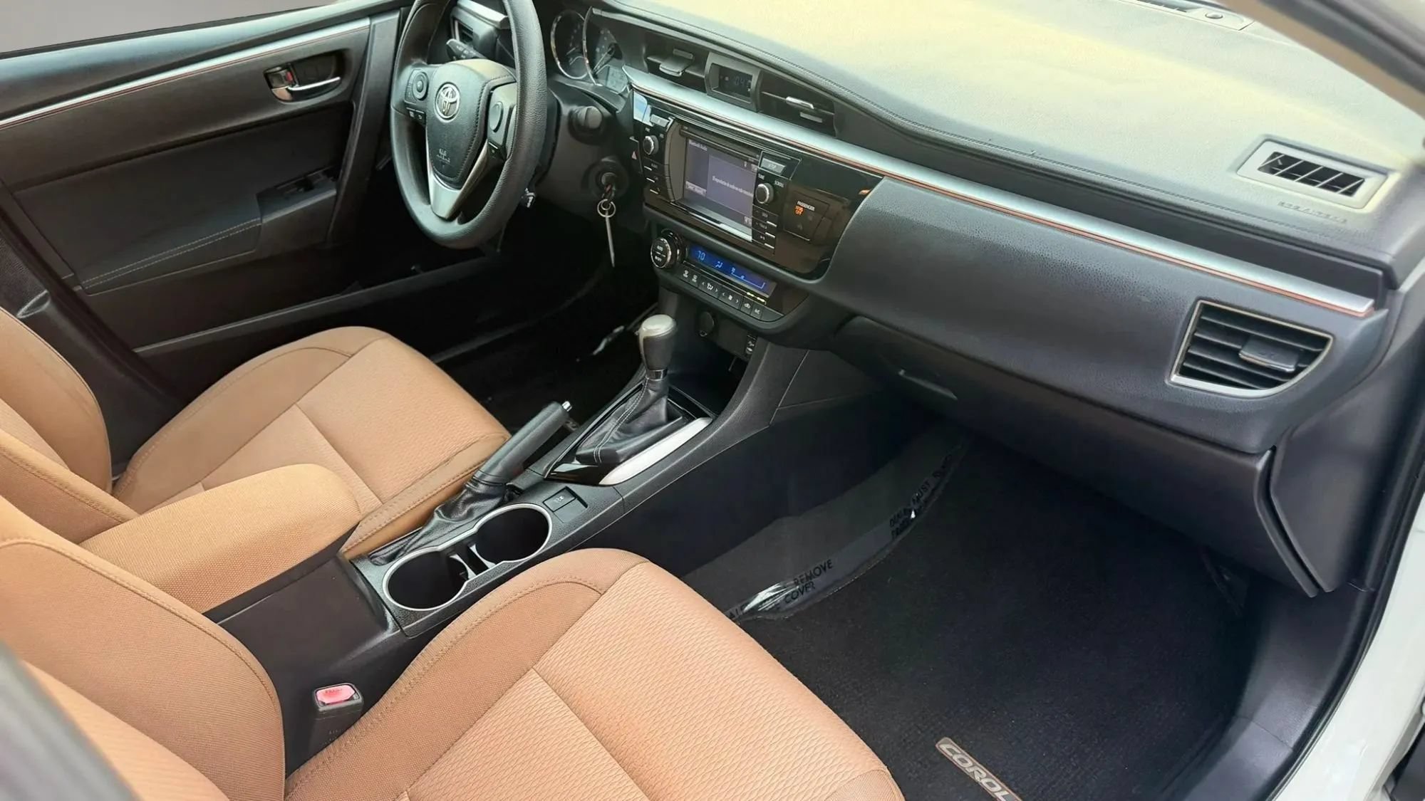 Used 2015 Toyota Corolla LE FWD image 18