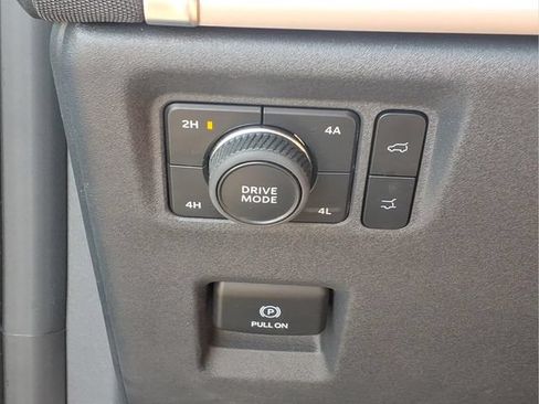 Used 2025 Ford Expedition Active AWD/4WD image 15