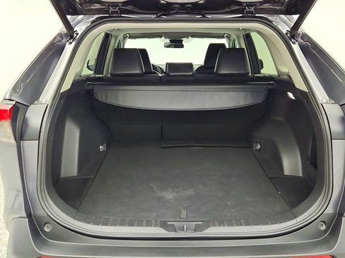 Used 2021 Toyota RAV4 XLE Premium image 21