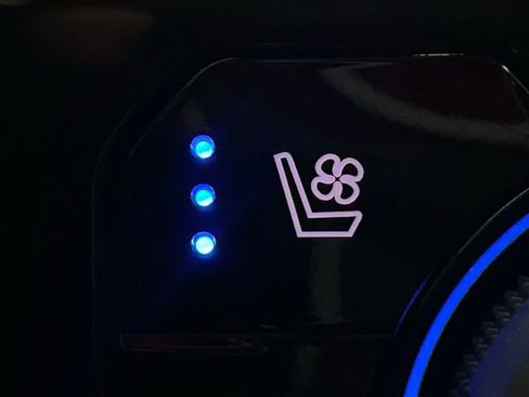 Used 2025 Chevrolet Silverado 2500 LTZ w/ LTZ Premium Package image 8