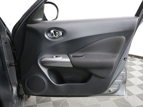 Used 2011 Nissan Juke SV image 25