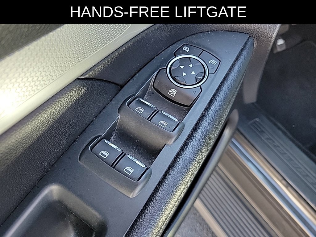Used 2017 Ford Explorer XLT w/ Equipment Group 202A AWD/4WD image 20