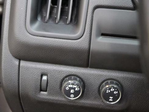 Used 2015 Chevrolet Colorado LT AWD/4WD image 15