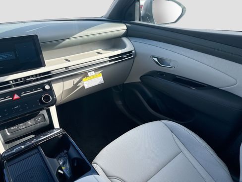 New 2026 Hyundai Tucson Limited FWD image 18