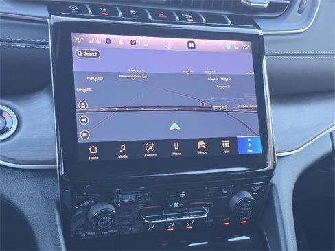 New 2025 Jeep Grand Cherokee L Limited image 11