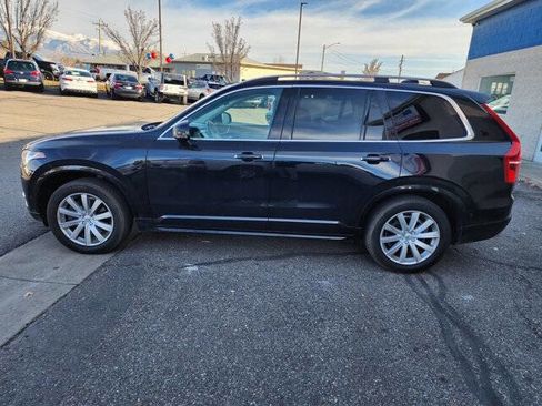 Used 2018 Volvo XC90 T6 Momentum w/ Convenience Package image 4