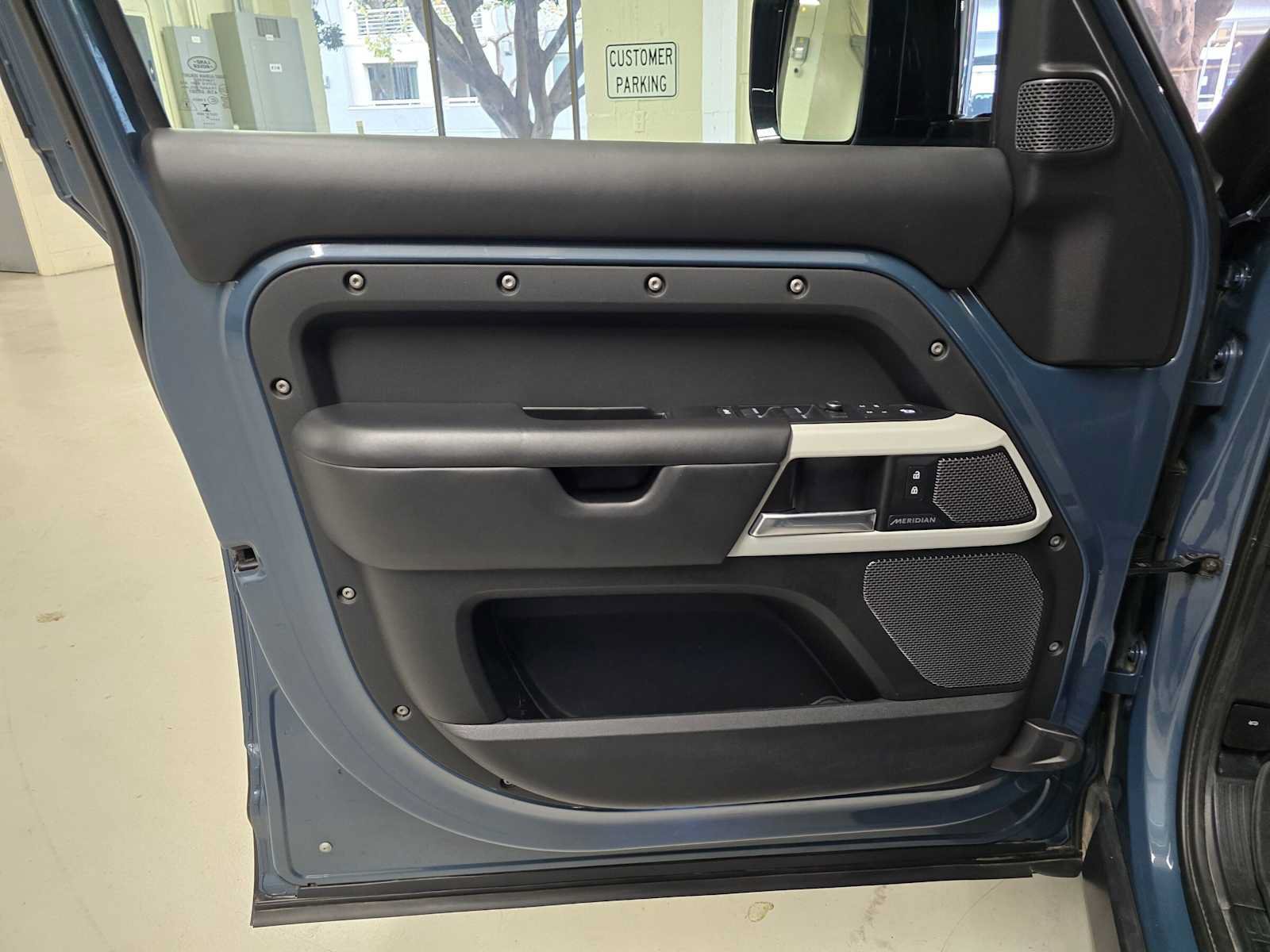 Used 2020 Land Rover Defender 110 HSE AWD/4WD image 19
