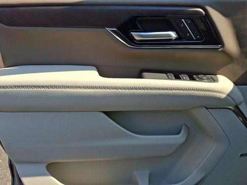 New 2026 GMC Yukon Denali w/ Sun & Power Step Package AWD/4WD image 8