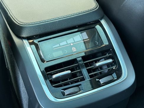 Certified 2023 Volvo XC90 B5 Core image 14