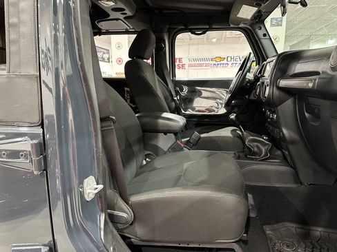Used 2016 Jeep Wrangler Unlimited Sport image 13
