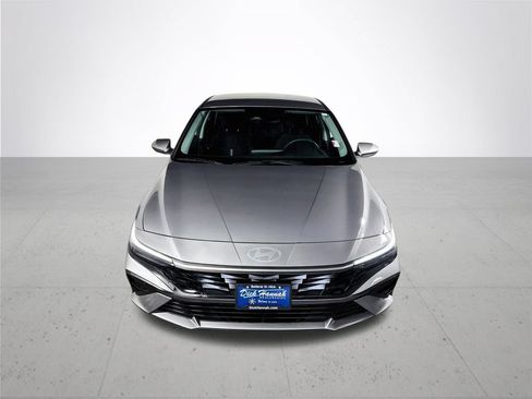 Used 2025 Hyundai Elantra Hybrid FWD image 3