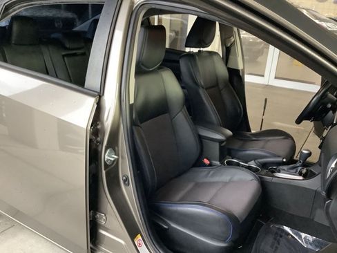Used 2019 Toyota Corolla SE FWD image 19