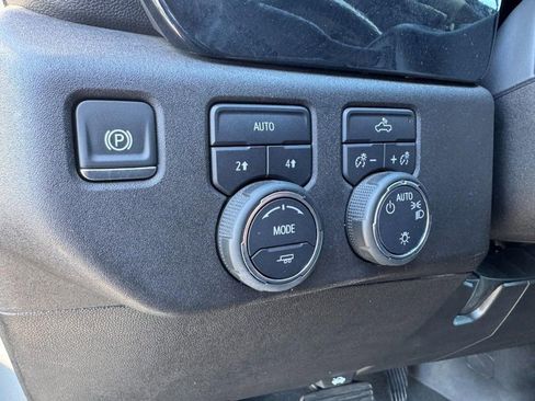 Used 2025 Chevrolet Silverado 1500 LT AWD/4WD image 16