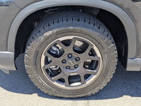 Certified 2025 Honda Pilot TrailSport image 13
