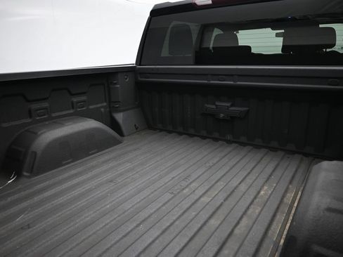 Used 2021 Chevrolet Silverado 1500 LT AWD/4WD image 2