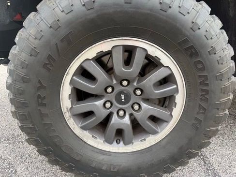 Used 2010 Ford F150 Raptor image 12