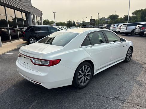 Used 2017 Lincoln Continental Premiere FWD image 7