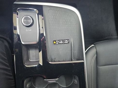 Used 2025 Buick Enclave Preferred image 11