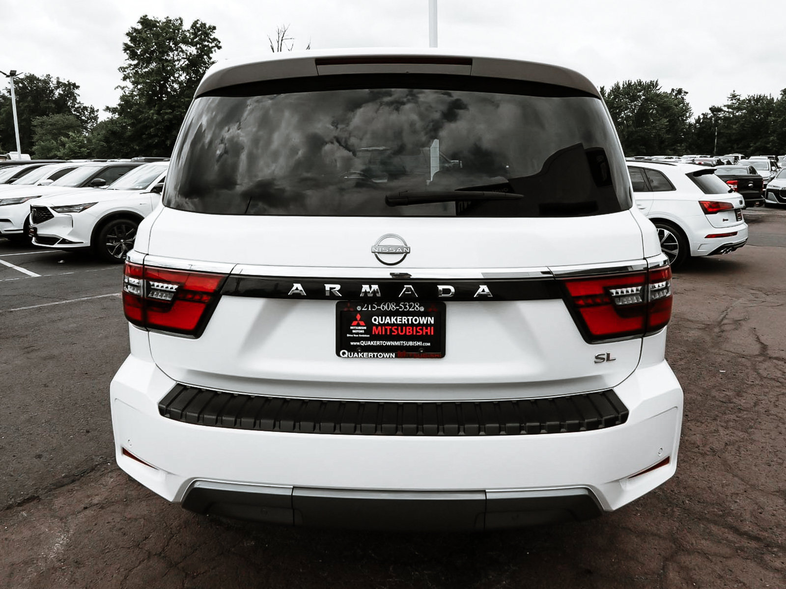 Used 2023 Nissan Armada SL w/ Captain's Chairs Package AWD/4WD image 5