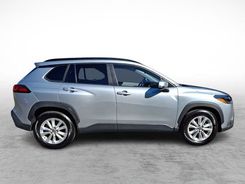 Used 2023 Toyota Corolla Cross LE AWD/4WD image 7