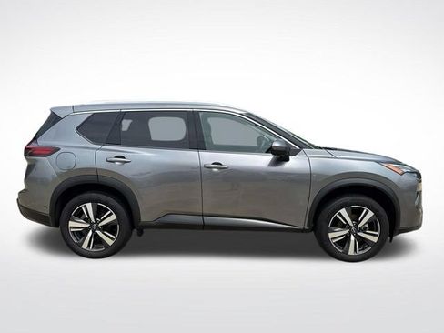 Used 2025 Nissan Rogue SL FWD image 11