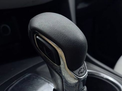 Used 2023 Chevrolet Equinox LT w/ Driver Convenience Package FWD image 35