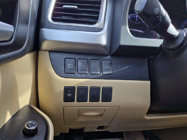 Used 2019 Toyota Highlander XLE AWD/4WD image 23