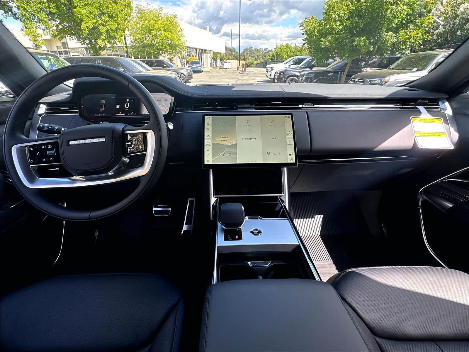New 2026 Land Rover Range Rover Long Wheelbase SE AWD/4WD image 7
