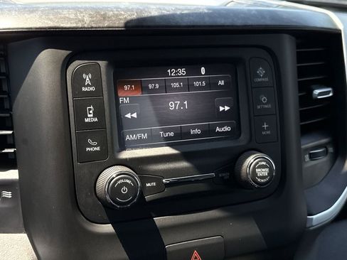Used 2022 RAM 1500 Big Horn AWD/4WD image 18