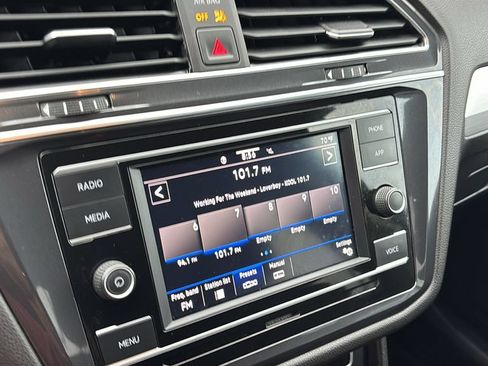 Used 2021 Volkswagen Tiguan S FWD image 17