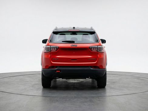 Used 2025 Jeep Compass Trailhawk AWD/4WD image 7