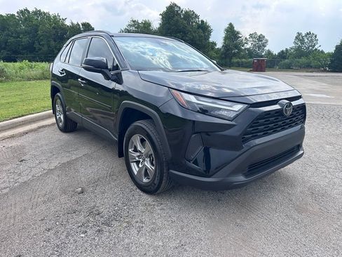 Used 2024 Toyota RAV4 XLE w/ Convenience Package AWD/4WD image 4