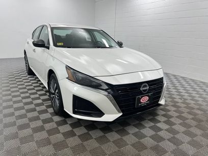 Used 2024 Nissan Altima 2.5 SV