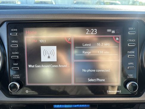 Used 2021 Toyota Tacoma TRD Off-Road w/ Technology Package image 18