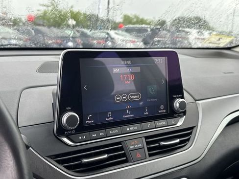 Used 2024 Nissan Altima 2.5 SR FWD image 17